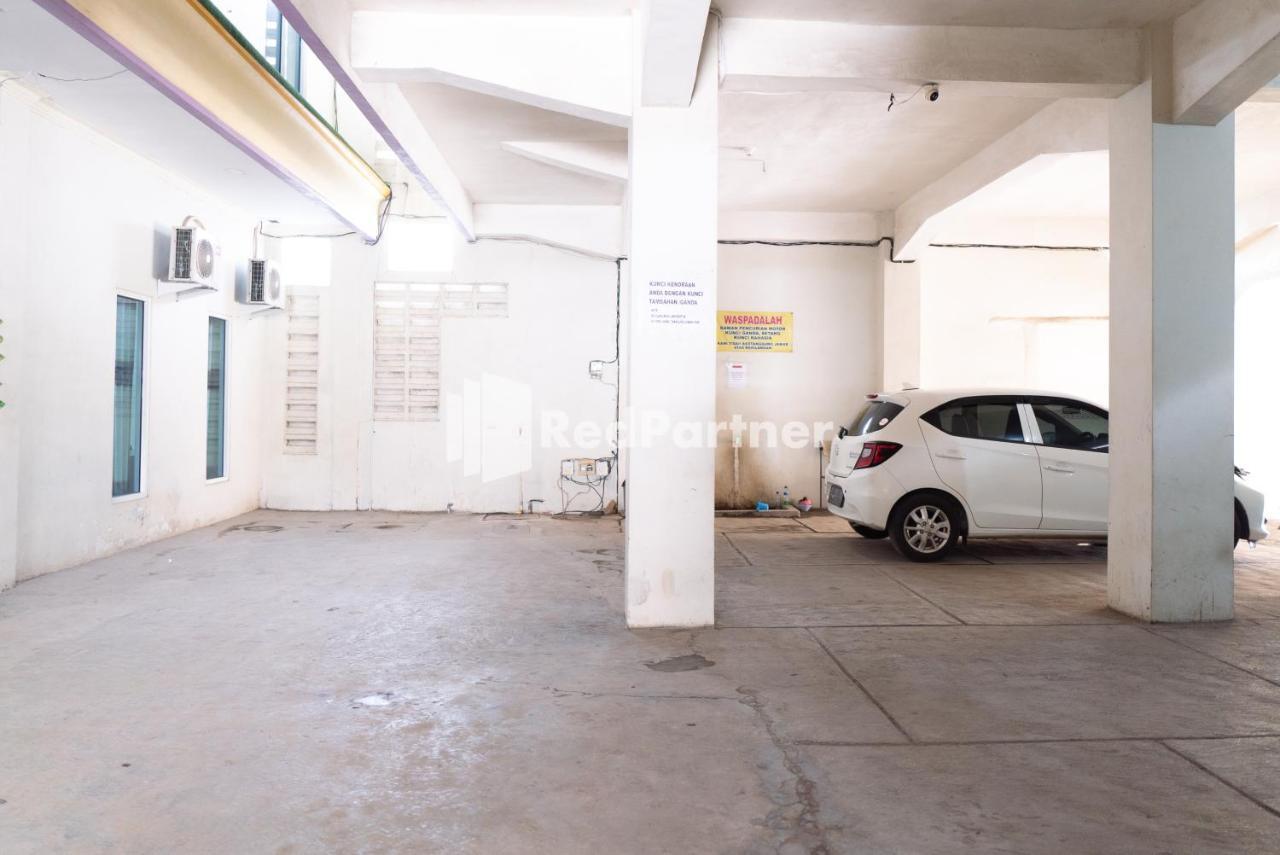Wisma Aini Syariah Mitra Reddoorz Bandar Lampung Exterior photo
