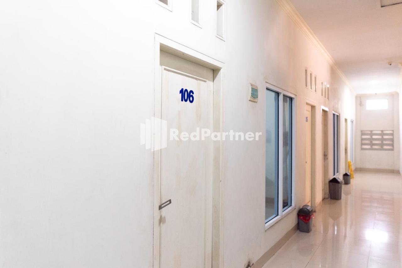 Wisma Aini Syariah Mitra Reddoorz Bandar Lampung Exterior photo